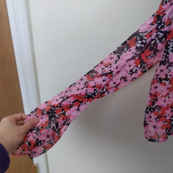 Bar III Pink & Black Floral V Neck Puff Sleeve Sheer Tie Waist Blouse Medium - Picture 8 of 10